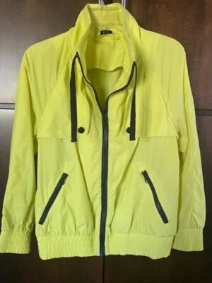 CHAQUETA CORTAVIENTOS LIGERA MUJER NYLON NEÓN VERDE LIMA XS EXCELENTE COMO NUEVA Foto 1 de 4