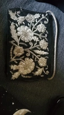 Vintage años 30 (ZARDOZI?) BOLSO DE NOCHE NEGRO DE TERCIOPELO CON ALAMBRE NEGRO Foto 1 de 4