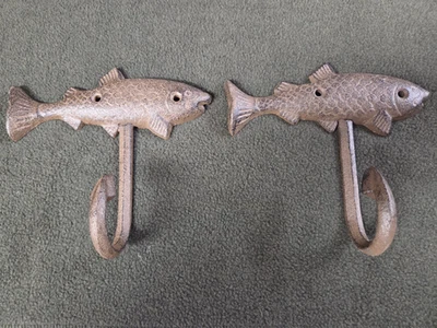 Par (2) Gancho para Abrigo de Montaje en Pared de Peces Hierro Fundido Gancho para Perchar Pescador Decoración Foto 1 de 4