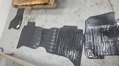 2010-2018 Dodge RAM 1500 2500 3500 Full Set OEM Floor Mats - Imagem 1 de 4