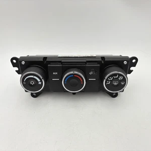 07-10 Saturn Outlook Temperatura Climatizador Panel Calor AC HVAC OEM 25822458 - Imagen 1 de 13