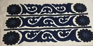 DISCONTINUED POTTERY BARN LUMBAR PILLOW COVER WHITE NAVY BLUE EMBROIDERY 27"x16 - Picture 1 of 7