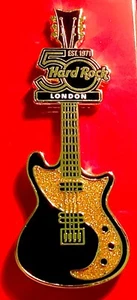 2021 HARD ROCK CAFE LONDON 50TH ANNIVERSARY JUMBO GUITAR LE PIN IN ORIGINAL BOX - Picture 1 of 4