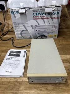 Yamaha CRW4416SX Lecteur CD-ROM CD-R CD-RW externe SCSI 4X 4X 16X - Boîte - Manuel - Photo 1/14