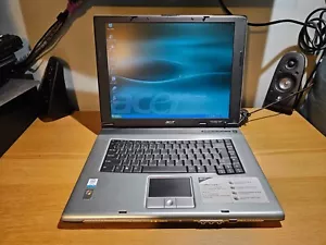 15" Acer TravelMate 2312LM_L Celeron 1.4GHz 256MB 40GB Windows XP Vintage Laptop - Picture 1 of 6