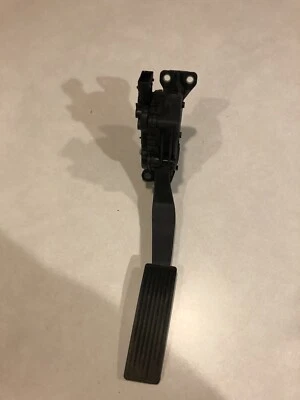 2006-2011 Chevrolet HHR 22710861 OEM Used Accelerator Gas Pedal Assembly - Image 1 of 3