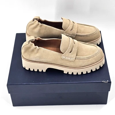 Andre Assous River Suede Featherweights Loafer Women's Size 5.5 Read - Image 1 of 4