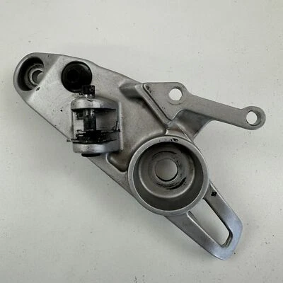 Yamaha MT03 660 2013 Soporte de montaje de clavija delantera derecha 5YK-F7443-10-P0 Foto 1 de 4