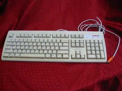 Compaq Computer Keyboard RT235BTW - 123141-001 A - 4 Pin Connector - Image 1 of 4