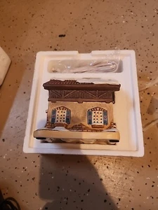 NIB Hummel Goebel Christmas Shoe Maker Shop Bavarian Village Collection 827302 - Picture 1 of 9