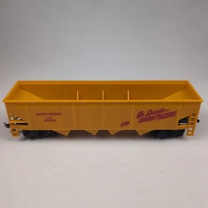 LMH IHC 40' 4-Bay Hopper Car    UNION PACIFIC  Be Specific Ship  UP 62040 Slogan - Picture 1 of 13