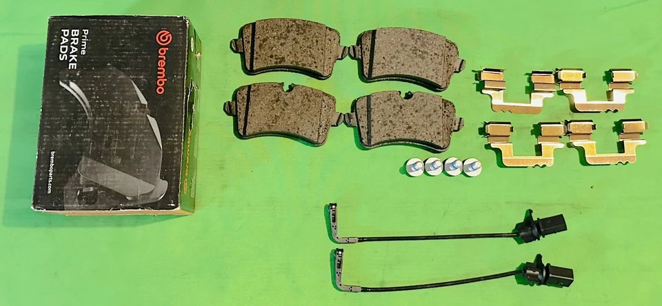 Brembo Rear Brake Pads Sensors For 2014-2018 Audi A6 A7 4G0-698-451-C - Image 1 of 1