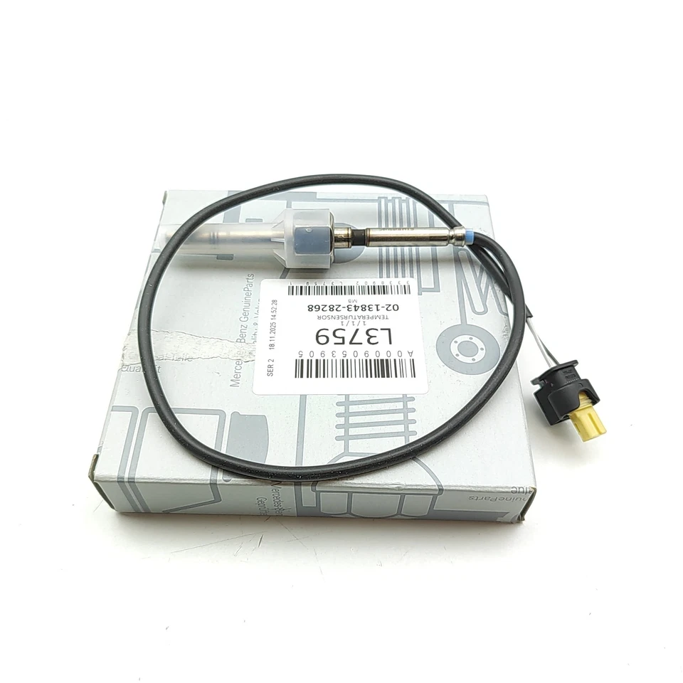 MB SPRINTER 907 Front Combination Box Temperature Sensor A0009053905 NEW GENUINE - Image 1 of 4