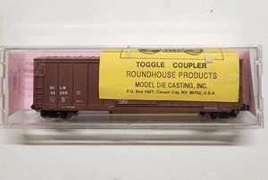 Roundhouse Milwaukee 50 ft  Boxcar MILW 56665 N Scale - Picture 1 of 2
