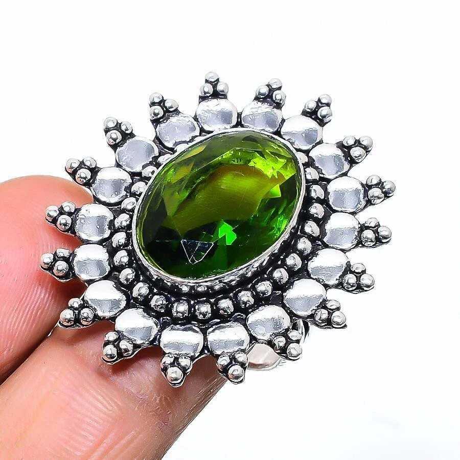 Anillo de joyería de plata de ley 925 hecho a mano con piedras preciosas de peridoto verde talla 7 (EE. UU.) Foto 1 de 1