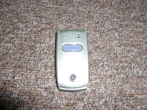 NEC E606 Flip Phone ( 3 Network ) Mobile Phone RETRO UNTESTED - Afbeelding 1 van 5