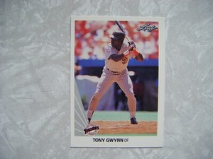 1990 Leaf #154 Tony Gwynn ~ HOF