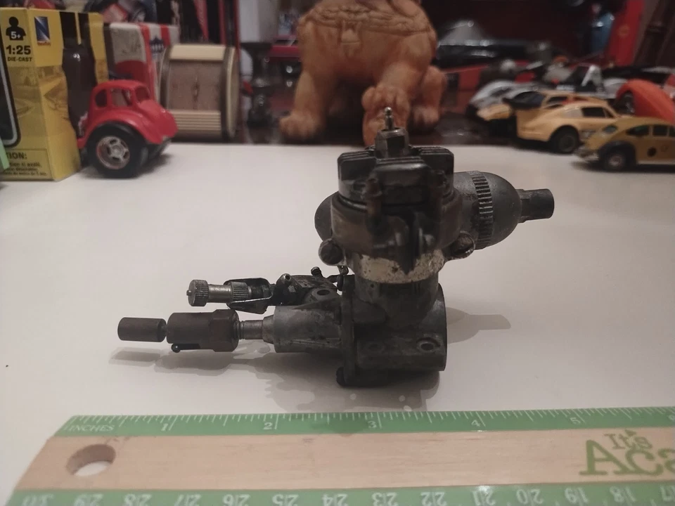 Vintage ENYA 3303 15-III R/C AIRPLANE Engine Made In Japan - Image 1 of 4