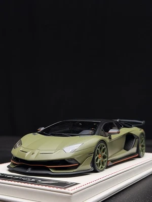 Lamborghini Aventador SVJ (Verde Mate) [Davis & Giovanni] escala 1:18 1 DE 1 Foto 1 de 4