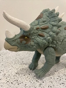 Statuina dinosauro Happy Kin Triceratops con parti in movimento - Foto 1 di 12