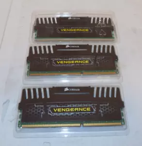 Corsair DDR3 SDRAM Memory 12 GB (3x4GB) DIMM 1600 MHz CMZ12GX3M3A1600C9 - Picture 1 of 2