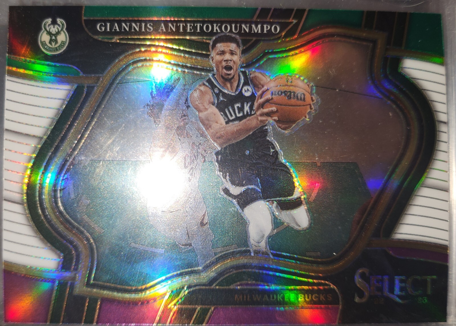 DEAL!!! 2022-23 Select Giannis Antetokounmpo Courtside Blue Cracked Ice #261