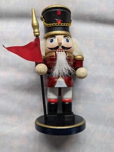 7" Christmas Nutcracker With Flag Red White Black - Picture 1 of 4