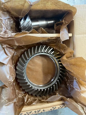 Mercedes W460 G Wagen 4.11 high ratio  crown wheel and pinion Front only - Image 1 of 4