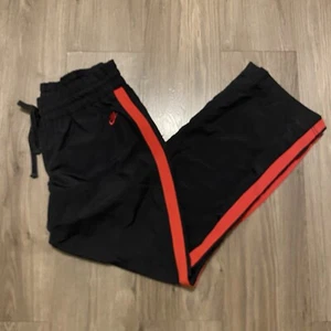 Vintage Y2K Nike Windbreaker Hose Herren XL rot schwarz Jogginghose grau Etikett - Bild 1 von 8