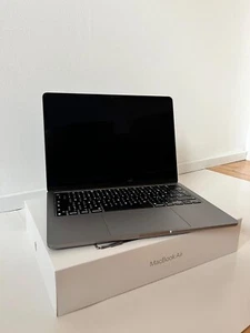 Apple MacBook Air 13,6 Zoll (256GB SSD, M2, 8GB) Laptop - Mitternacht SEHR NEU - Bild 1 von 4