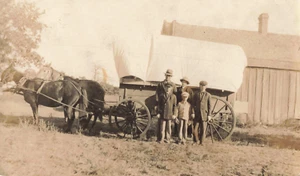 Covered Wagon Horse Drawn Handsome Proud Family Barn Antique c 1910 Postcard 712 - Picture 1 of 2