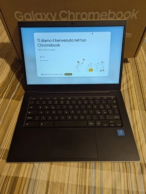 Samsung Galaxy Chromebook Go 14″ (XE340XDA-KA1)  + valigetta + microSD 256 GB - Immagine 1 di 4