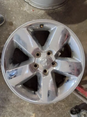 Llanta de carretera Dodge RAM 1500 2013-2024 20x8 revestida cromada opcional WHK o WRK Foto 1 de 4