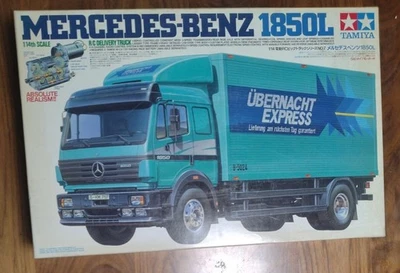 TAMIYA 1/14 Mercedes-Benz 1850L Pannello Furgonato Camion RC Modello 56307 - Immagine 1 di 4