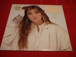 Fiona Beyond The Pale 1986 LP Living in a Boy's World Hopelessly Love You Rock - Imagen 1 de 10