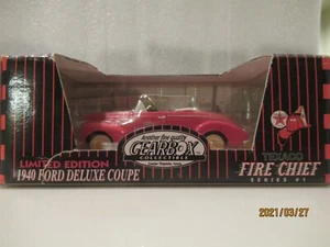 1:43 Gear Box 1940 Ford Fire Chief pedal car red in box - Picture 1 of 3