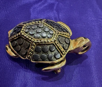 Broche/colgante tortuga piedra hematita chapado en oro St. John Foto 1 de 4