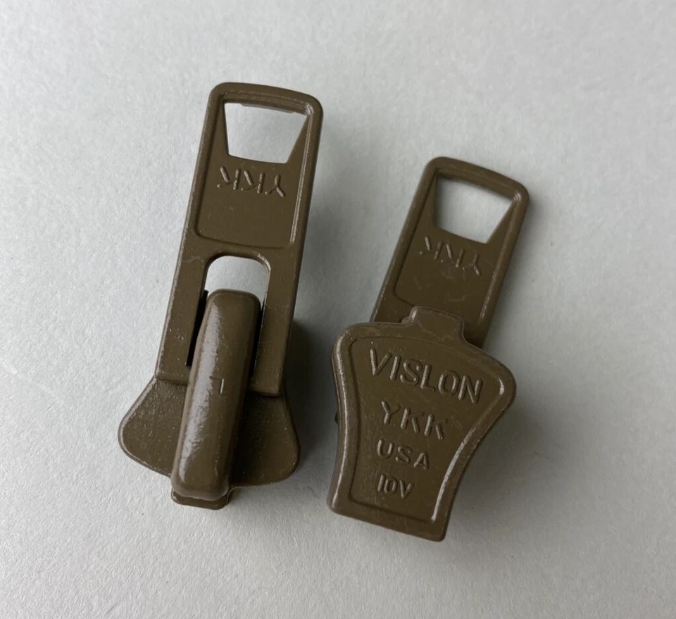 YKK Vislon 10V EE. UU. Coyote Marrón Militar Bloqueo Cantidad 2 Tiradores de Cremallera Hecho en EE. UU. Foto 1 de 2