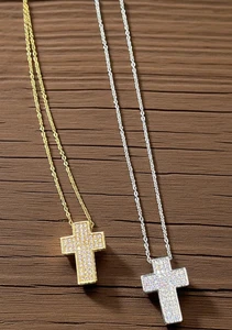 Collana Regolabile in Acciaio Mod. Croce con zirconi chiusura moschettone - Imagen 1 de 9