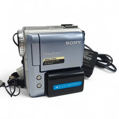 Sony Handycam DCR-PC105E Camcorder MiniDV NightShot 120x Video Camera - Image 1 of 4