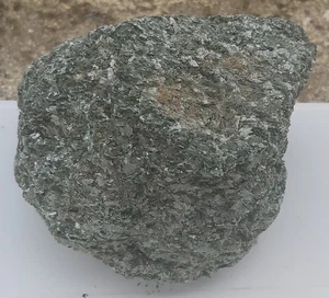 Aktinolith, 831g, 10cm lang - Bild 1 von 3