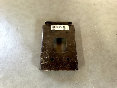 Оригинальный внутренний кронштейн для крепления бампера Ford F7CZ-17754-CB 1997-2002 Escort - Изображение 1 из 3