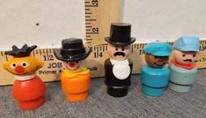 5 - Vintage Fisher-Price Little People  Clown Ring Master Ernie Pilot Engineer - Picture 1 of 11