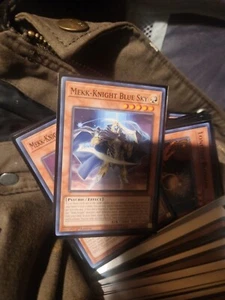 Yu-Gi-Oh! TCG Mekk-Knight Blue Sky Structure Deck: Beware of Traptrix SDBT-EN018 - Photo 1 sur 8