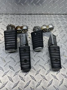 1995 YAMAHA XV535 XV 535 VIRAGO COMPLETE FOOT PEGS PASSENGER AND DRIVER L.29 - Picture 1 of 11