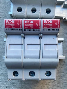 EATON CHM32 BUSSMANN 2P 32A 690V FUSEHOLDER  MIDGET CHM - Picture 1 of 9