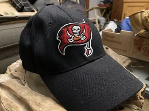 NFL Tampa Bay Buccaneers Hat Strapback Black Embroidered Logo Bucs & Visor! - Picture 1 of 6