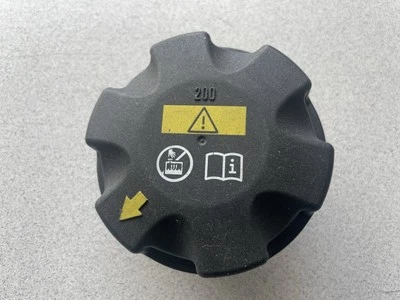 BMW 750i F01 2008-2012 ~ tapa del radiador ~ 17117639021 ~ pieza OEM Foto 1 de 3