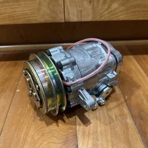 12V A/C Compressor FYD00007143 For John Deere 30G 35G 50G 35P 50P Excavator - Picture 1 of 10