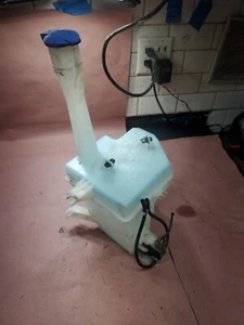 2011 Hyundai Elantra Windshield Washer Bottle And Pump Tested (Bin 303) - Picture 1 of 10
